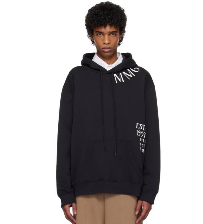 MM6 MAISON MARGIELA 黑色印花連帽衫 4.5折 $223（約1606.83元）