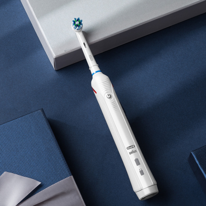 Oral-B 欧乐-B P3000 电动牙刷 樱花白 2支刷头+旅行盒 226.96元（需用券）