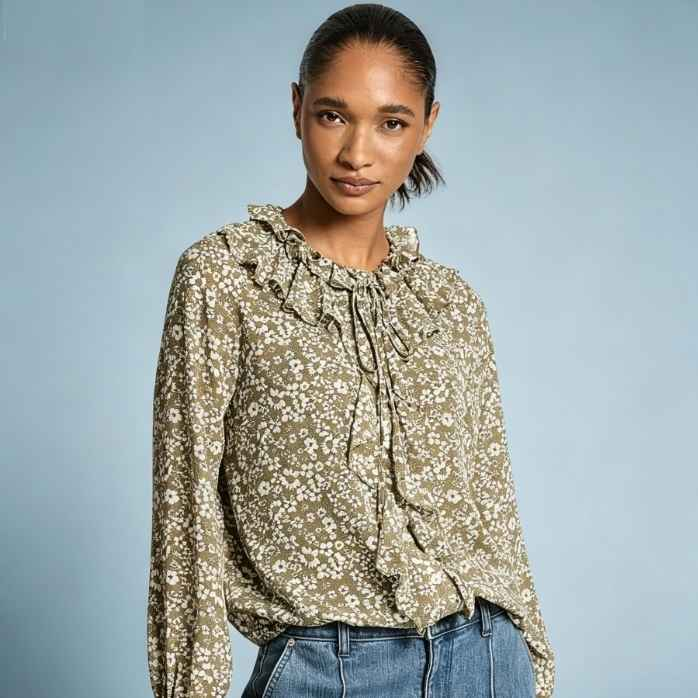 Michael Kors Outlet Canada：精选包袋、服饰鞋靴热卖！铆钉莫卡辛鞋C$67 页面内低