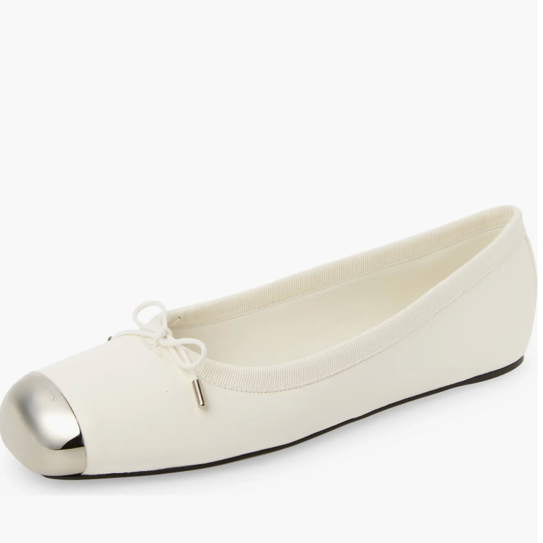 McQueen 白色芭蕾鞋 5折 $445（約3213.83元）