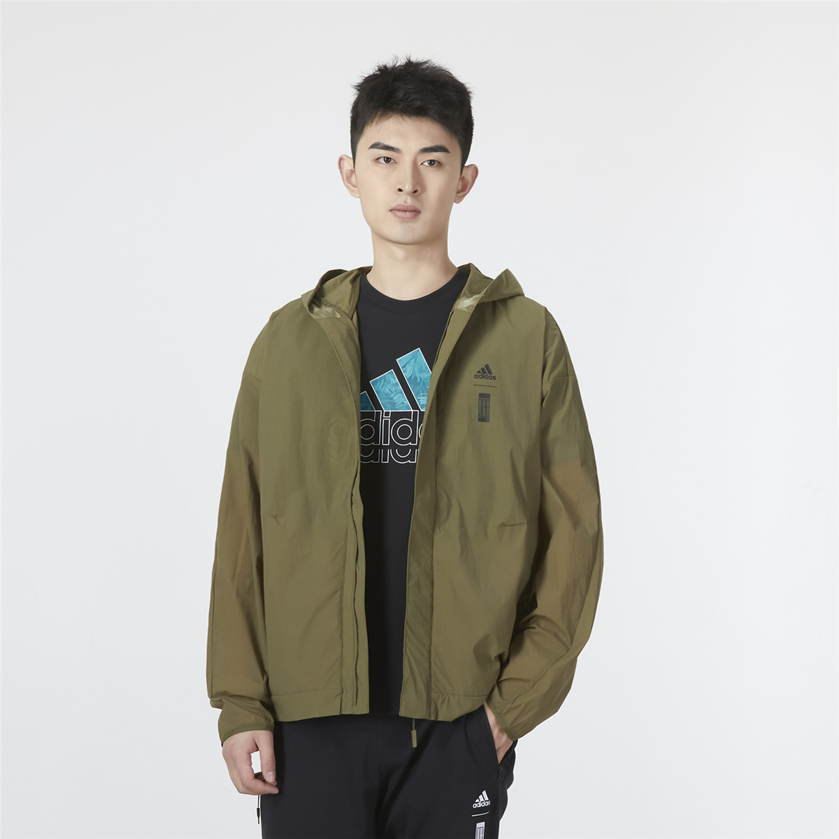 17日20点：adidas 阿迪达斯 男款连帽夹克 149.00元包邮（部分用户109元）