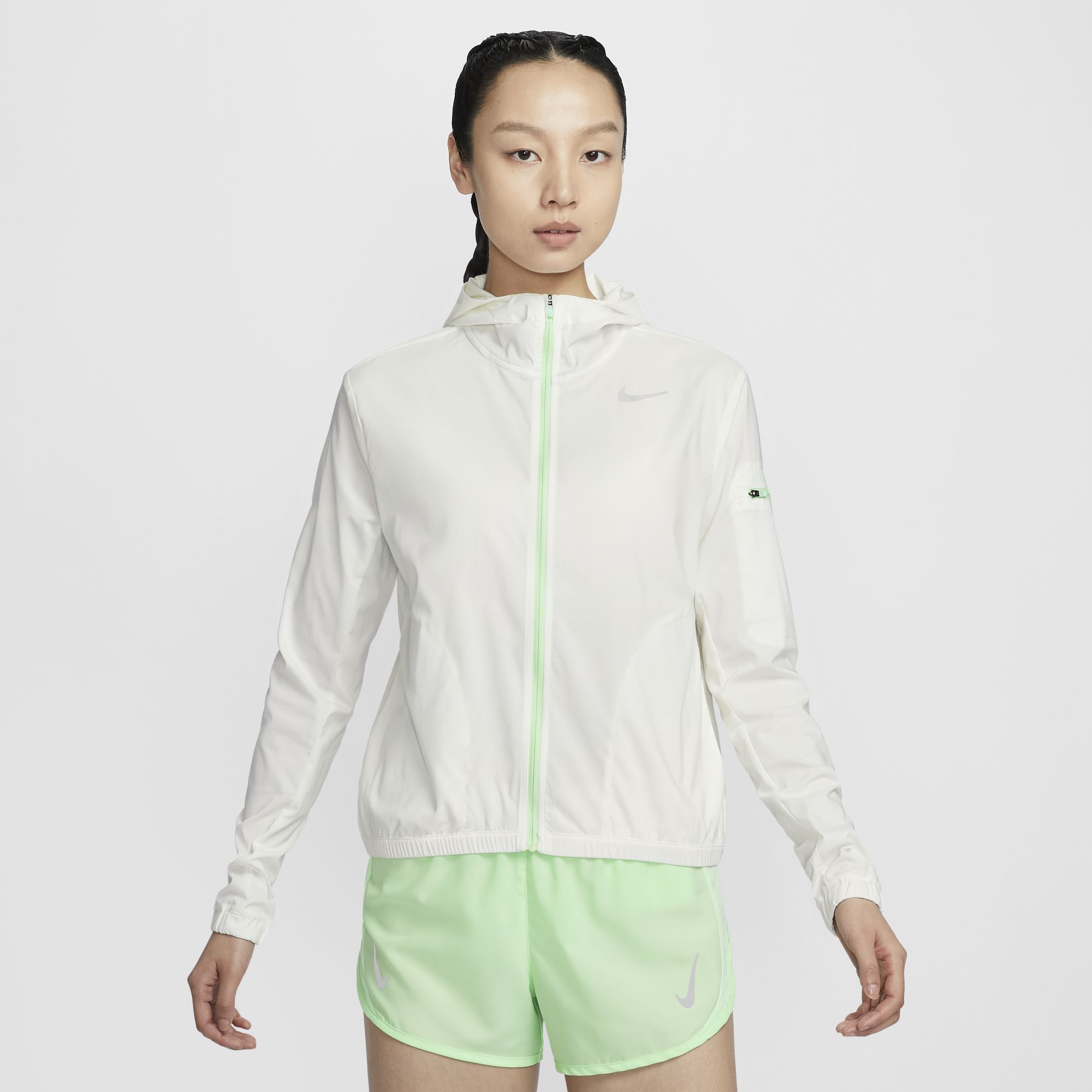 20点开始：NIKE 耐克 女子拒水连帽跑步夹克 HJ3948 379元包邮（需用券）