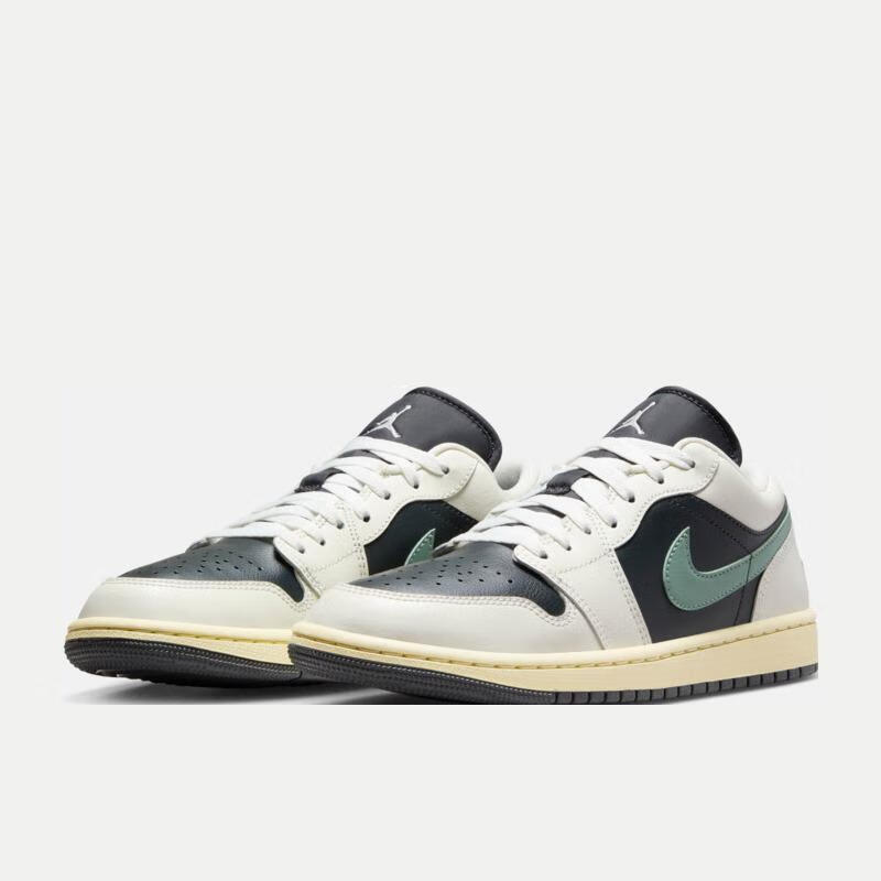 NIKE 耐克 AIR JORDAN 1 LOW 女子运动鞋刺绣板鞋 AJ1 DC0774-001 530.63元包邮