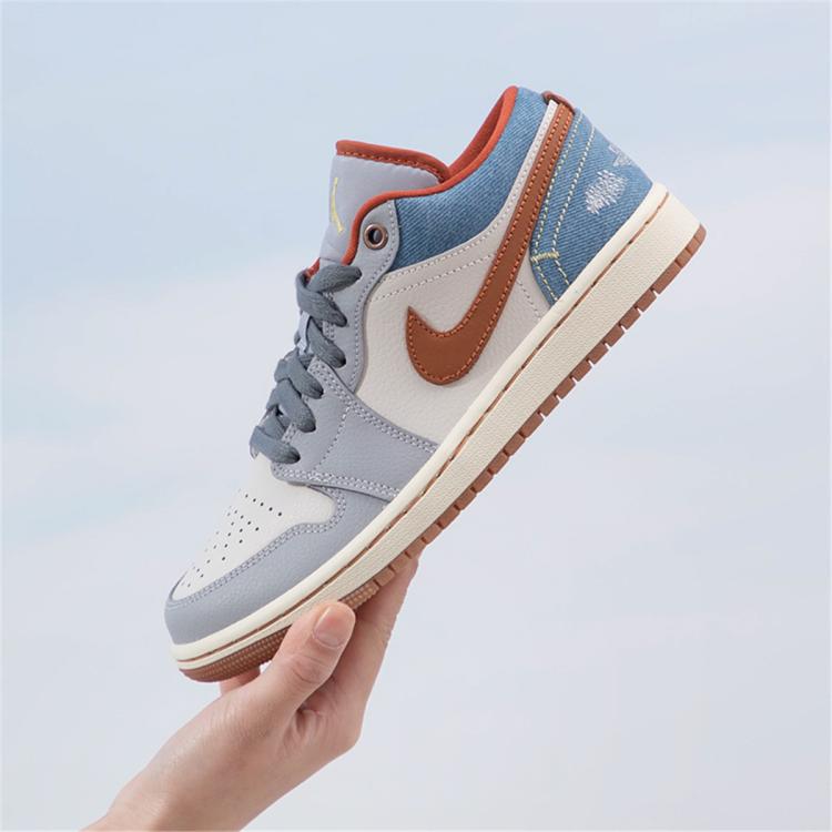 AIR JORDAN AJ1 女款运动休闲鞋 549元