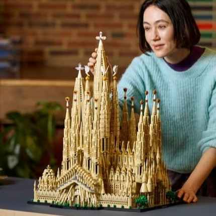 预告！Lego 建筑系 21065 圣家族大教堂 售价$799.99 11月1日上市