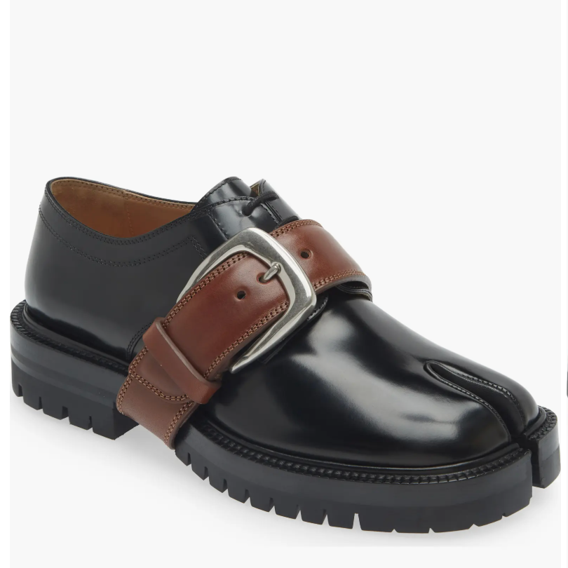 Maison Margiela 馬吉拉厚金屬扣樂福鞋 6折 $948（約6842.28元）