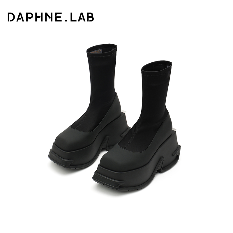 88VIP：DAPHNE LAB 杨超越同款DAPHNELAB方糖厚底短靴 683.05元（需用券）