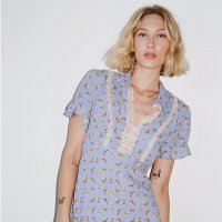 Urban Outfitters 秋装上新享7折 波点露背小黑裙$38 Miumiu风开衫$27