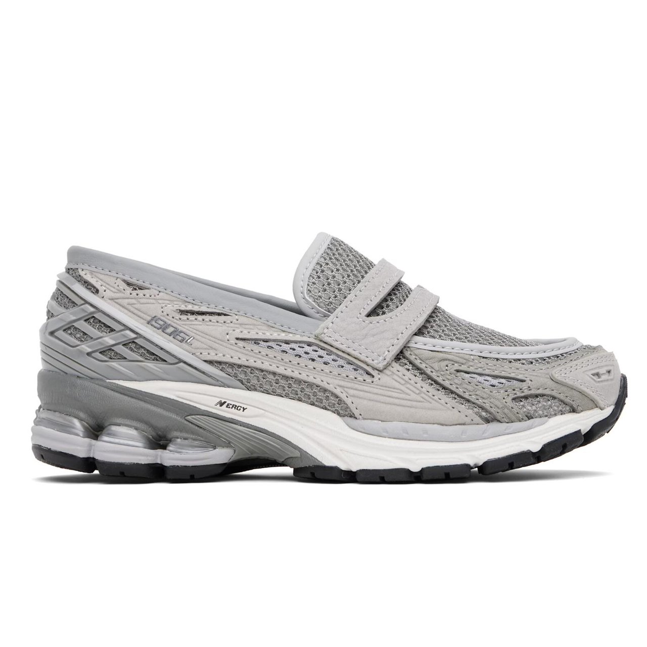 New Balance 灰色 1906L 樂福鞋全尺碼補貨 $155（約1117.63元）