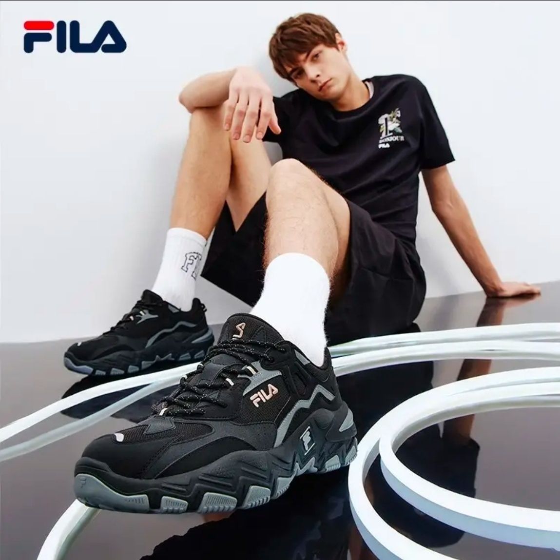 FILA 斐乐 掠夺者2 情侣款 运动鞋 319元