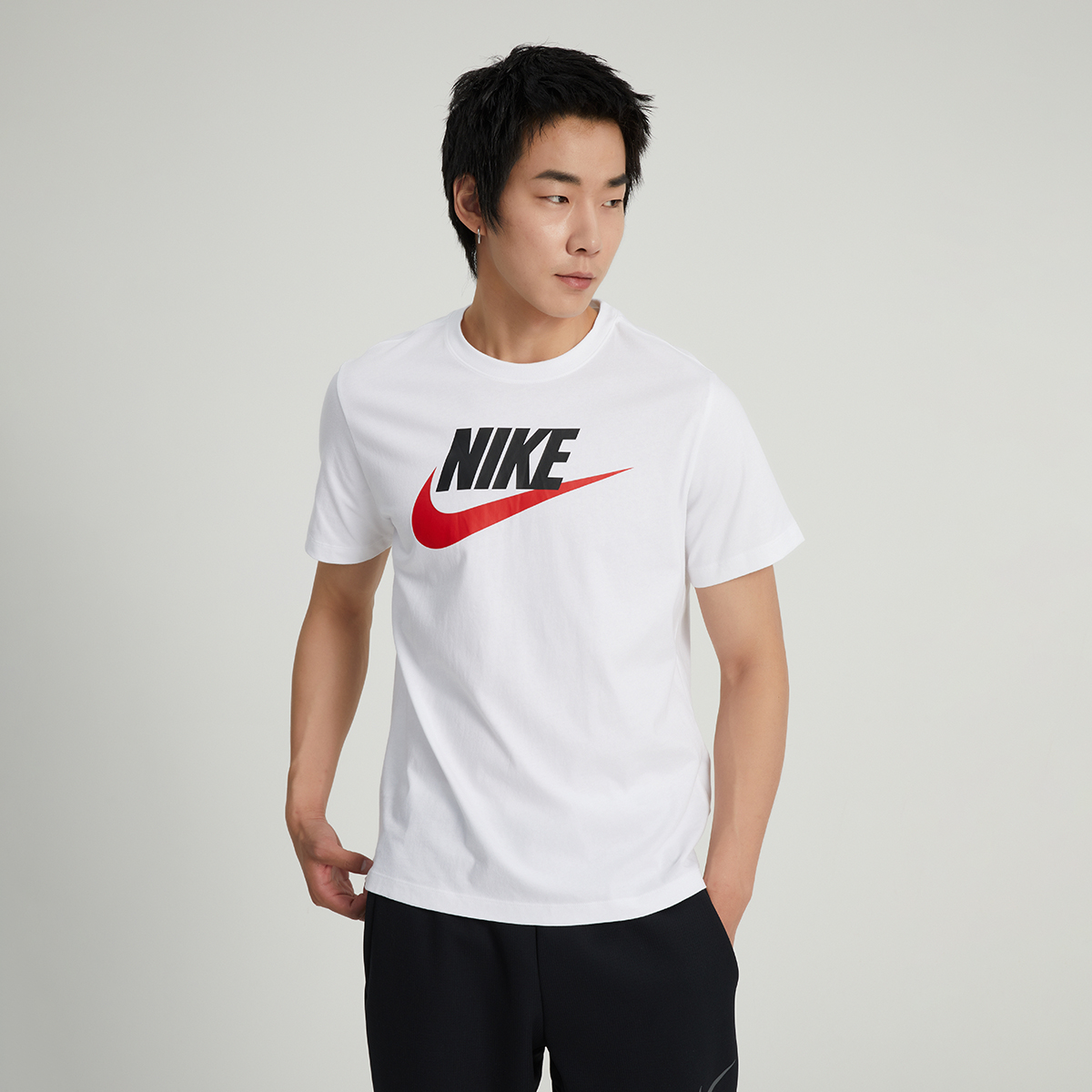 NIKE 耐克 2023夏季新款男子宽松透气运动健身短袖T恤男AR5005-100 145.29元