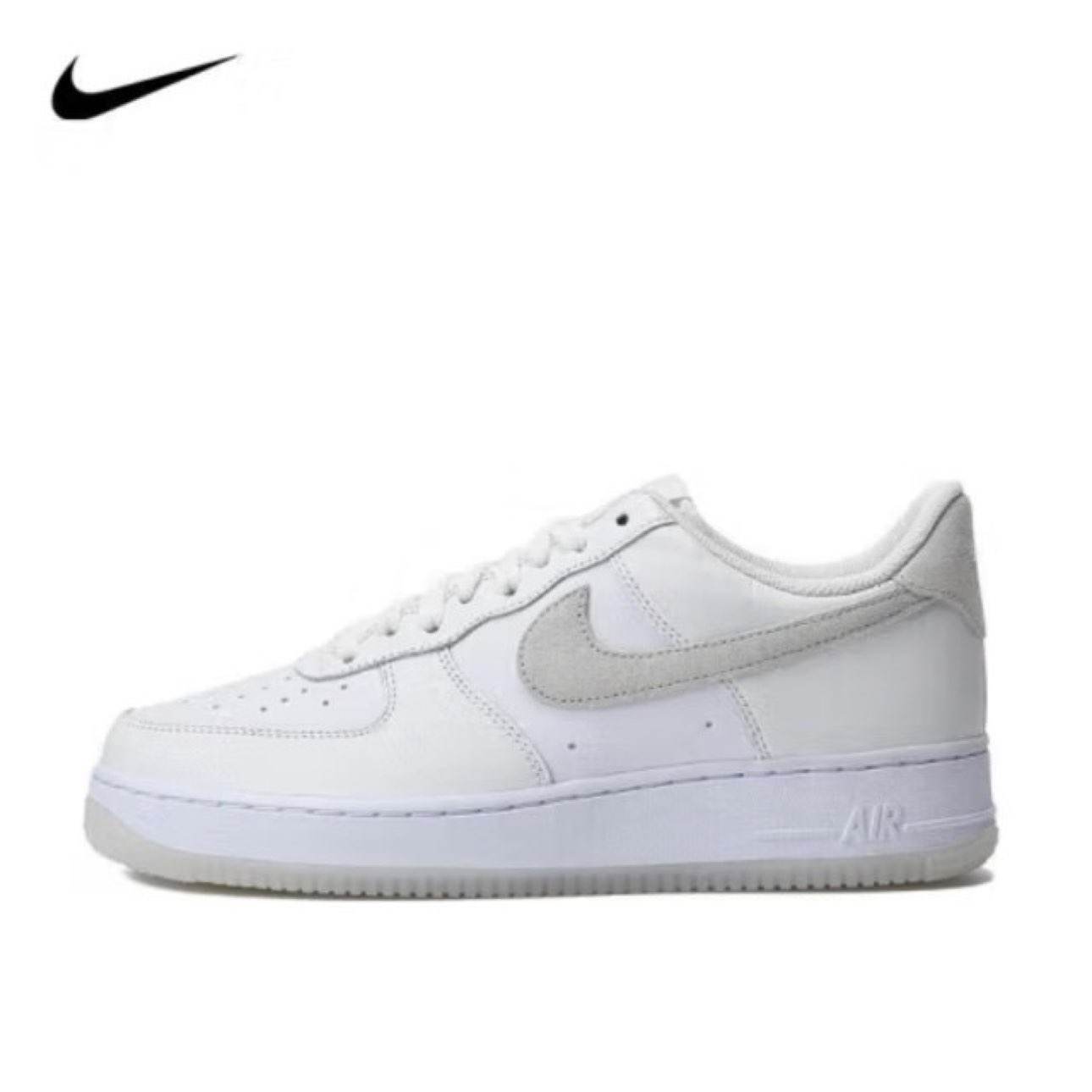 20 点NIKE 耐克 AIR FORCE 1 空军一号 男款复刻运动鞋 FN5832-100 389.5元