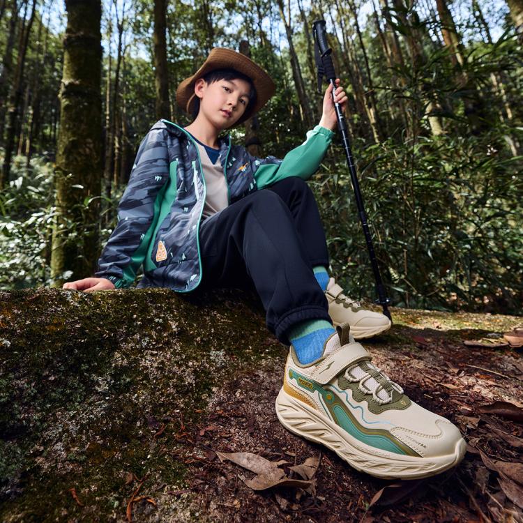 鸿星尔克 迹光 机能全革拼接跑鞋儿童跑鞋运动鞋男女童跑鞋高弹减震跑鞋 9