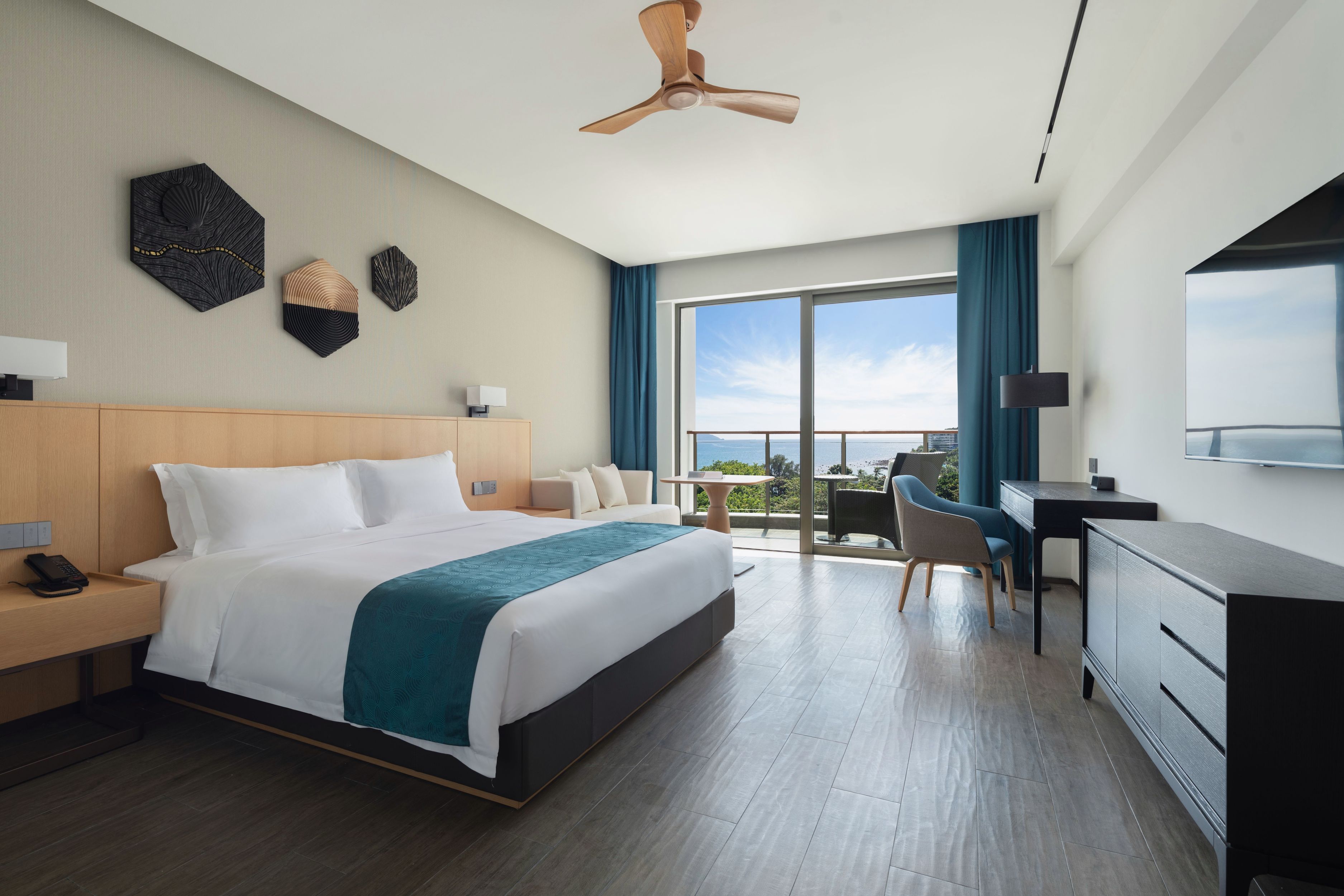 美团 三亚君吉海景酒店2晚入住尊享礼遇免税店穿梭巴士旅拍服务双人自助