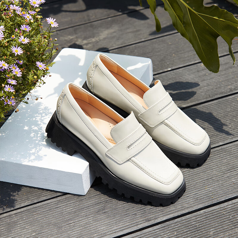 Clarks Stayso Edge潮思系列女鞋舒适透气复古方头简约时尚乐福 白色 261747074 38 3