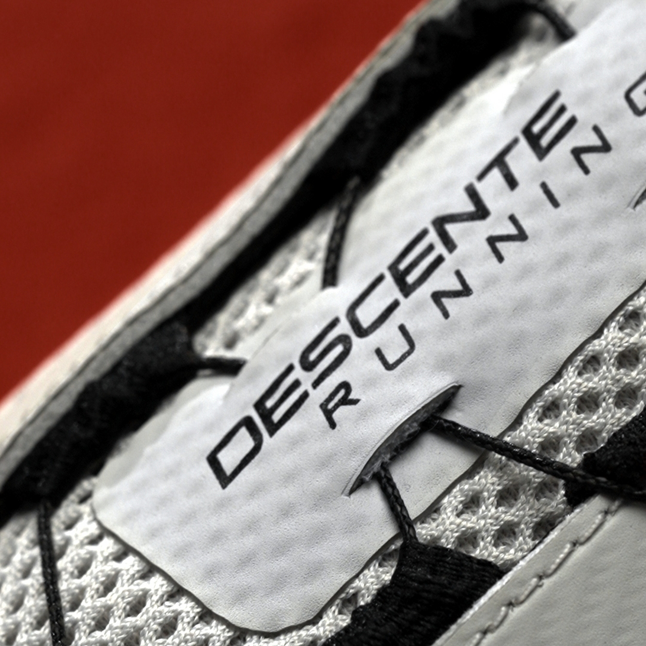 DESCENTE 迪桑特 跑步男女同款DFLUID流体鞋缓震BOA一体织运动跑鞋 1490元（需用