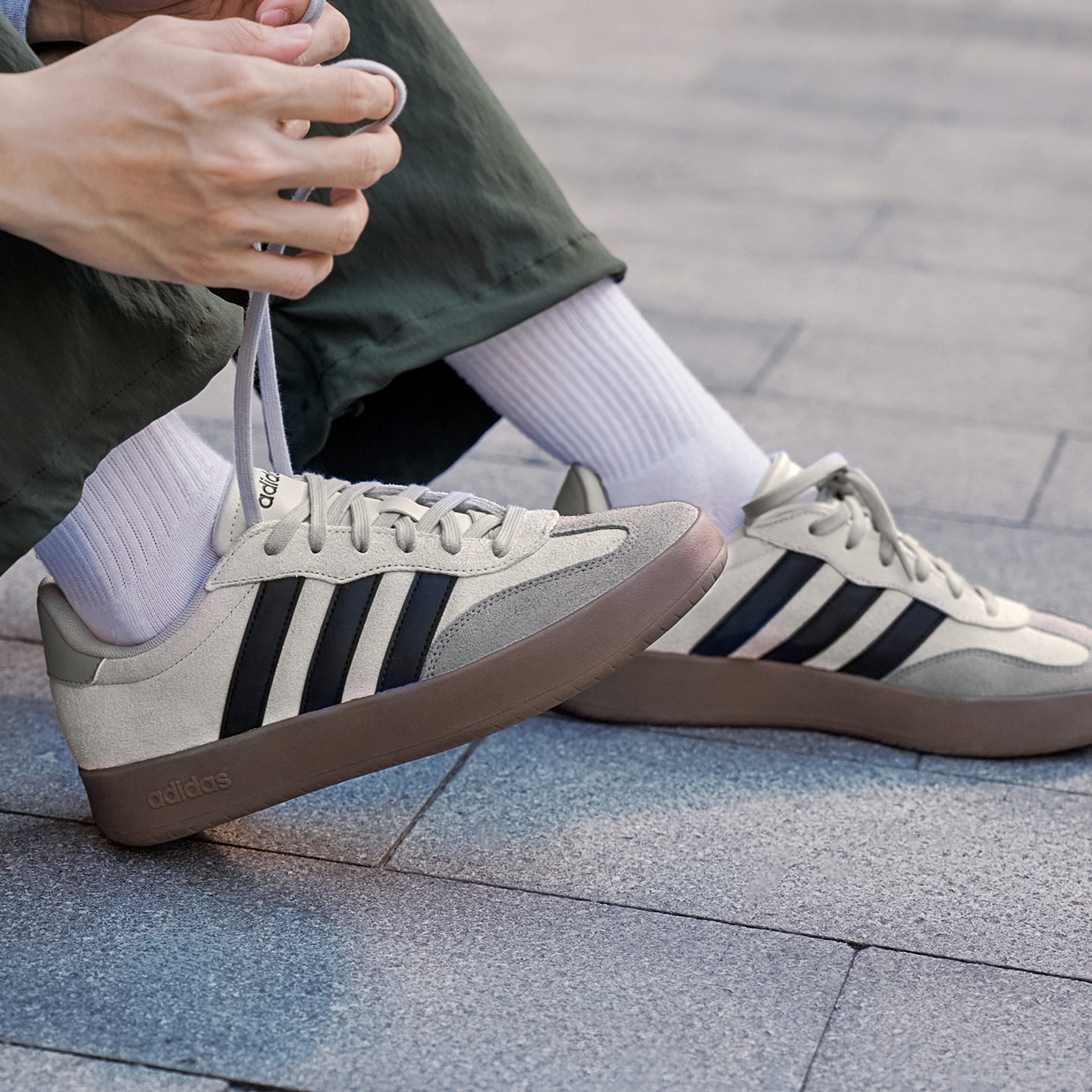 adidas T头鞋 BARREDA 德训鞋 男女款板鞋 OND54 250.6元（需用券）