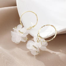 拾壹家 超仙白色花朵韩版时尚个性小众设计高级感气质甜美耳环 16.99元（需