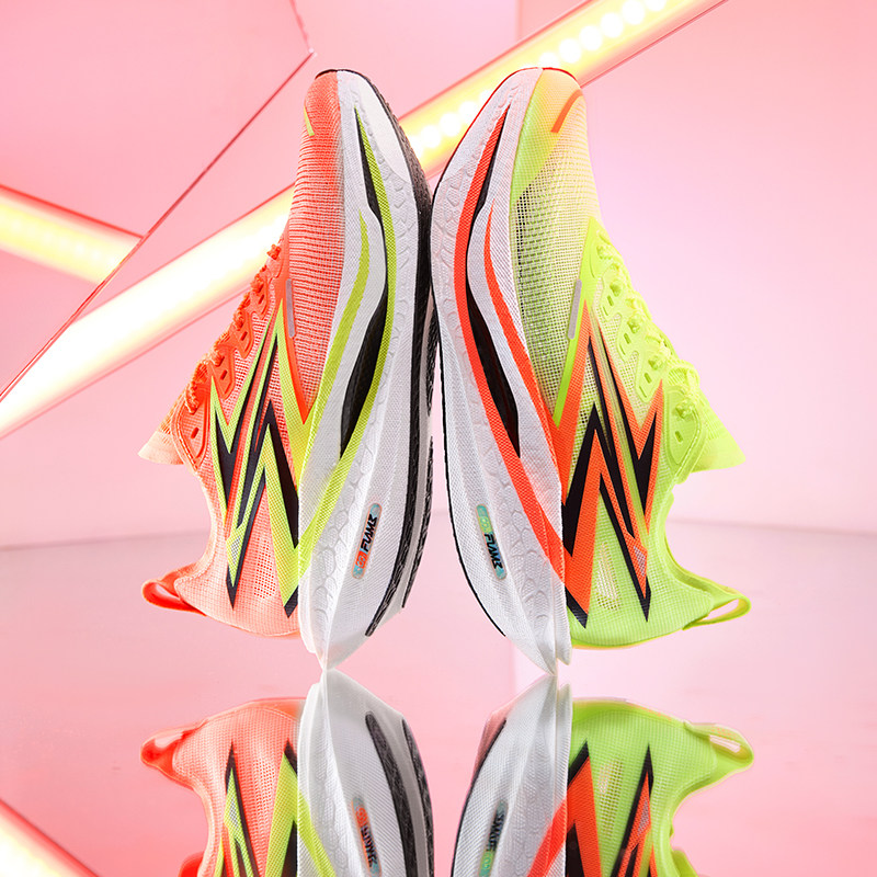 移动端：361° 飞燃4.5 全掌碳板 反转 男款Q弹超轻竞速减震跑鞋 672532217 499.99