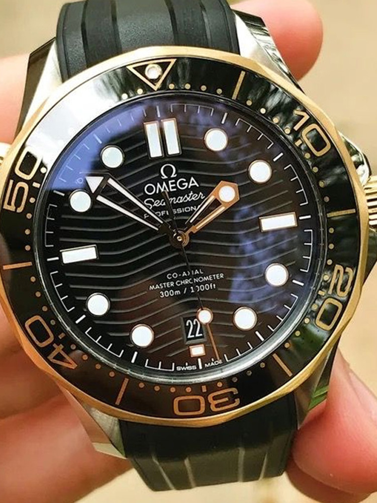 OMEGA 欧米茄 瑞士海马日历橡胶表带机械男手表210.32.42.20.01.001 22129元（需用