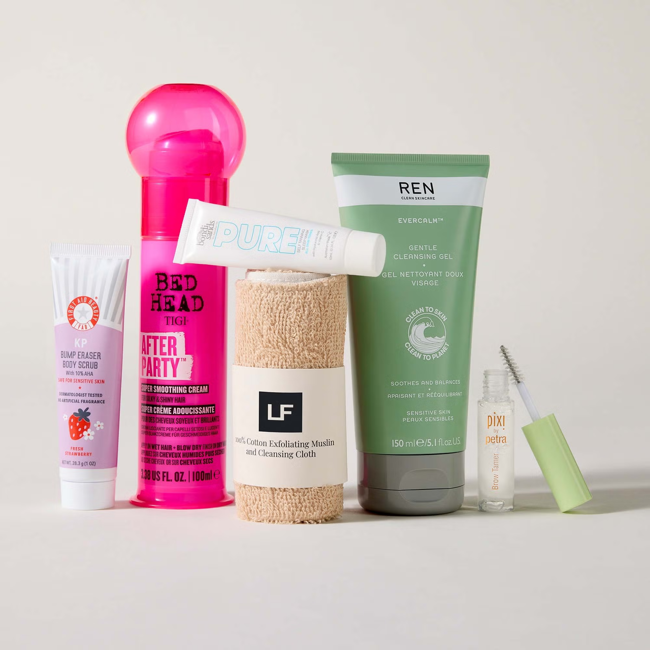 lookfantastic 5月美妆礼盒 (价值超£65) £15（约144.61元）