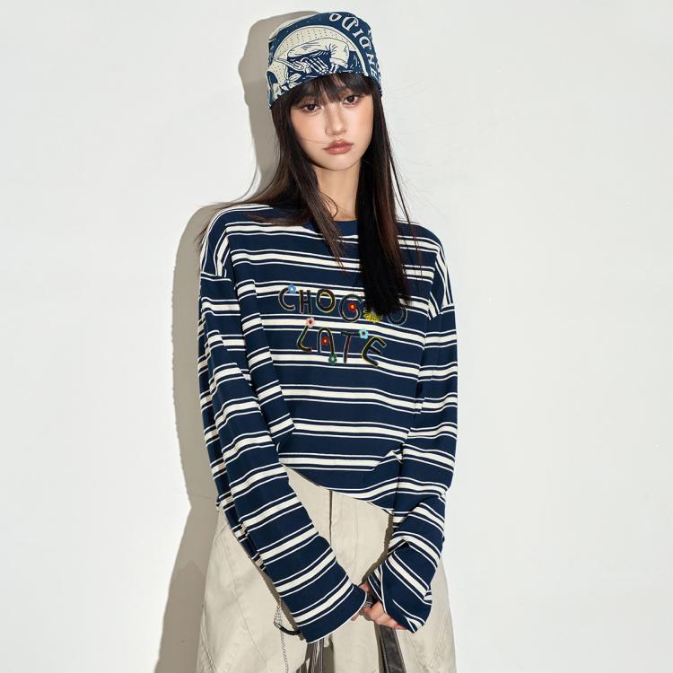 I.T CHOCOOLATE字母刺绣条纹撞色春秋款宽松圆领长袖t恤女 148元