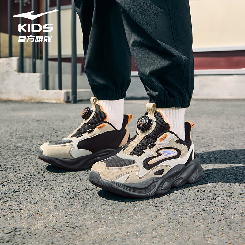 鸿星尔克 男童运动鞋丨晨星 正黑/浅亚麻-偏小1码 39 61.17元（需用券）