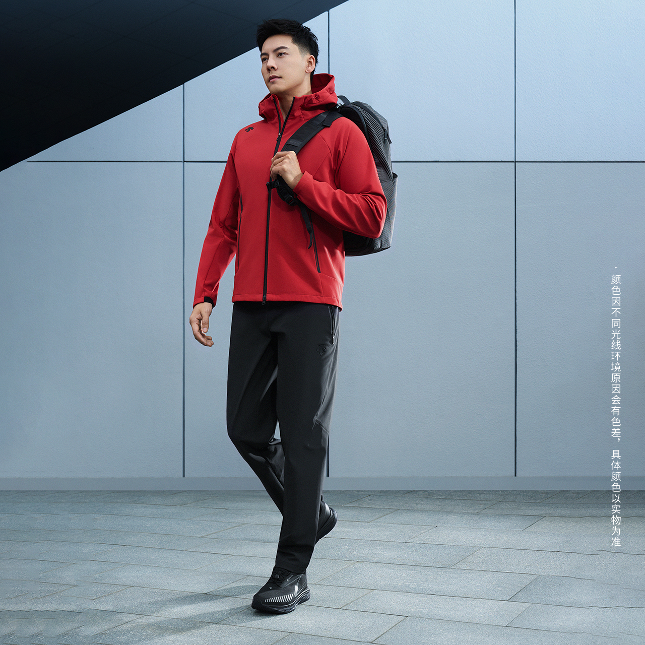 DESCENTE TRAINING 男士防泼水外套 D5191TJK30 1940元包邮（需用券）