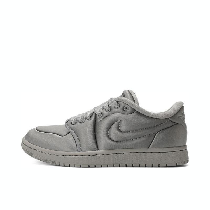 百亿补贴：NIKE 耐克 AIR JORDAN 1 女款篮球鞋 HF3969-002 639元（多人团）