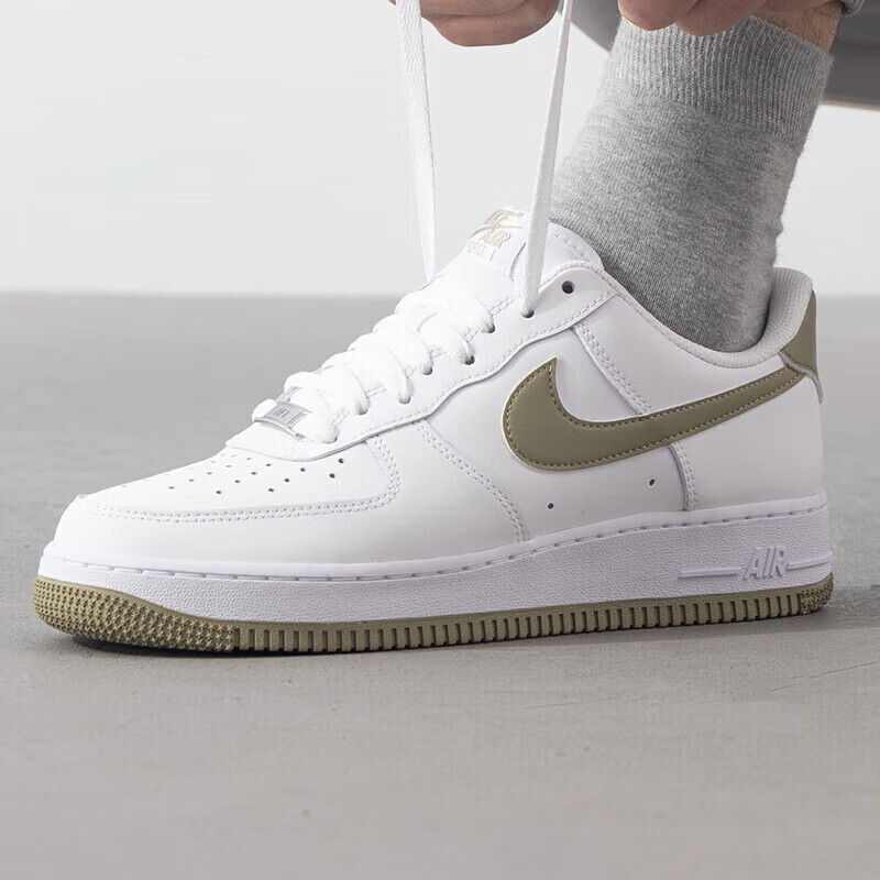 NIKE 耐克 AIR FORCE 1 '07 男款休闲运动鞋 FJ4146-110 528.2元（需用券）