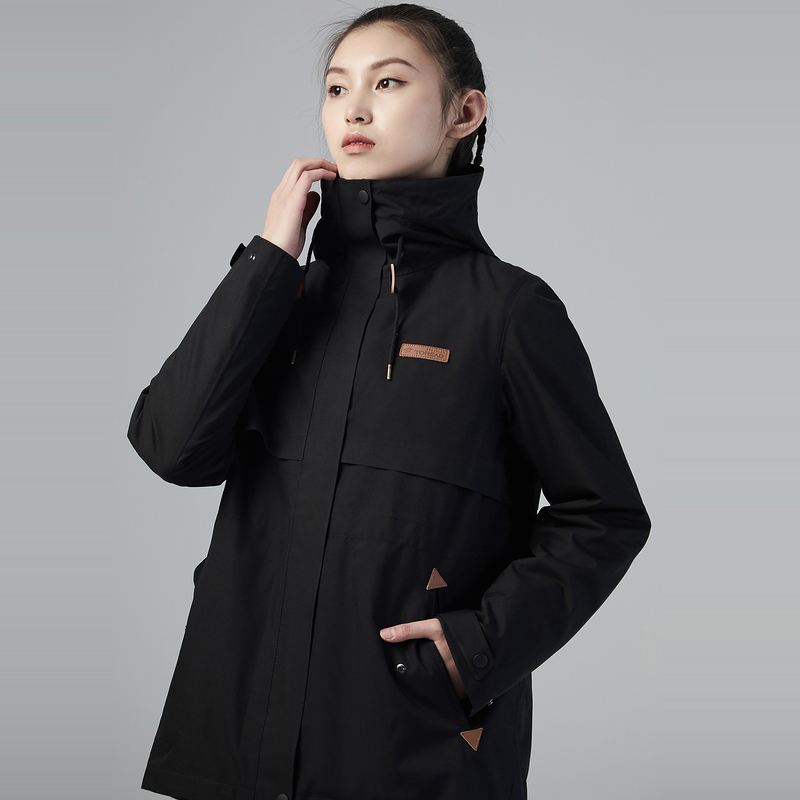 探路者 旅行户外 女款冲锋衣 TAWI92104 322元