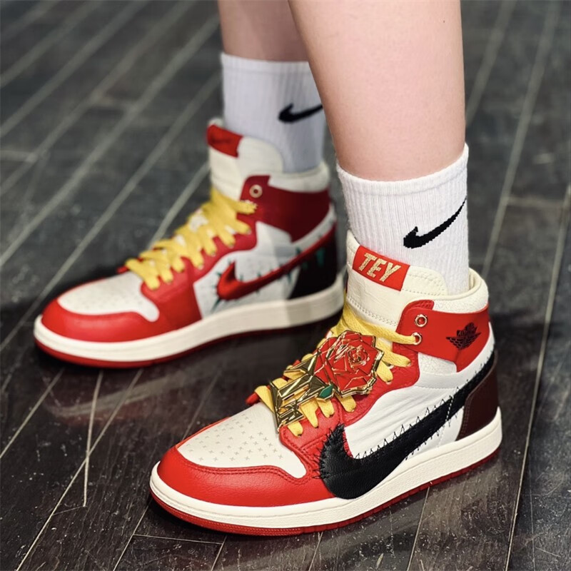 NIKE 耐克 Air Jordan 1 AJ1 x Teyana Taylor 荆棘玫瑰高帮男女休闲篮球鞋 FJ0604-601 36.5