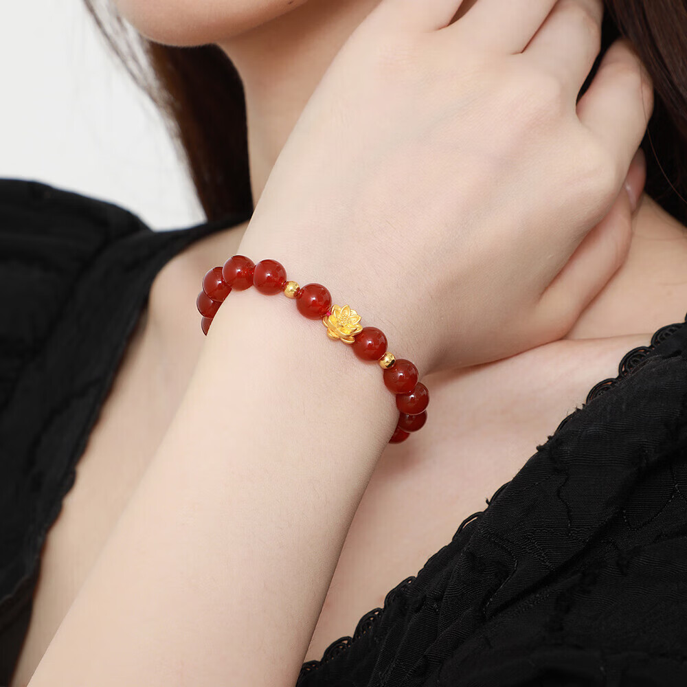 周大生 黄金镶玉手串 好事莲莲 994元