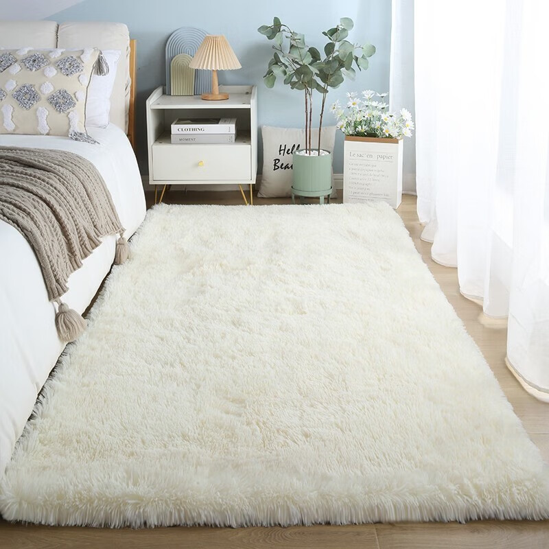 傲娇熊 北欧风地毯卧室网红长毛可爱女生房间床边毯 17.89元
