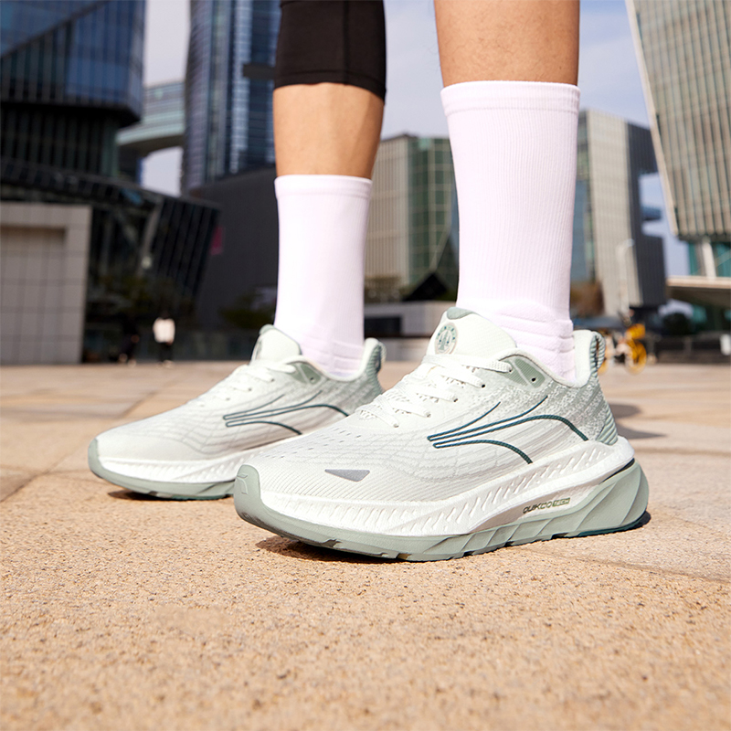 361° 赤焰3 雨屏 男款减震跑鞋672332201 159.99元（需用券）