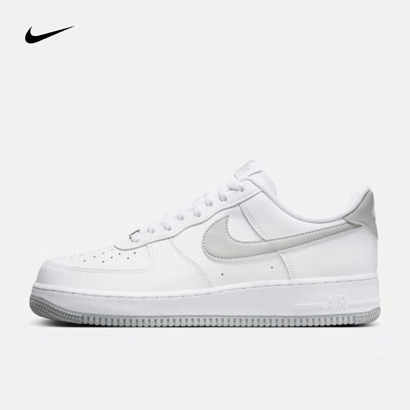 NIKE 耐克 胜道潮流 AIR FORCE 1 '07 男子空军一号运动鞋 FJ4146-100 376.36元