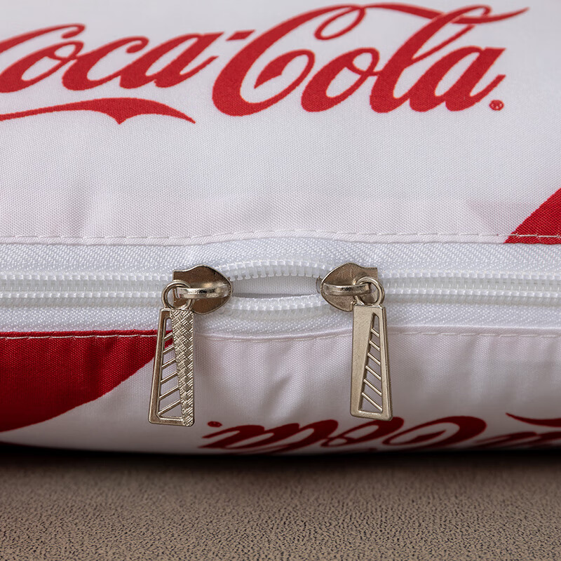 可口可乐 抱枕被二合一1.5米车用夏季办公室两用夏凉被午睡被子沙发靠垫 