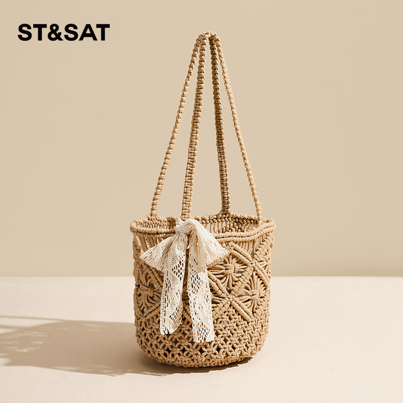 移动端：星期六 ST&SAT 女士单肩斜挎包 SSC521A0QR 128元