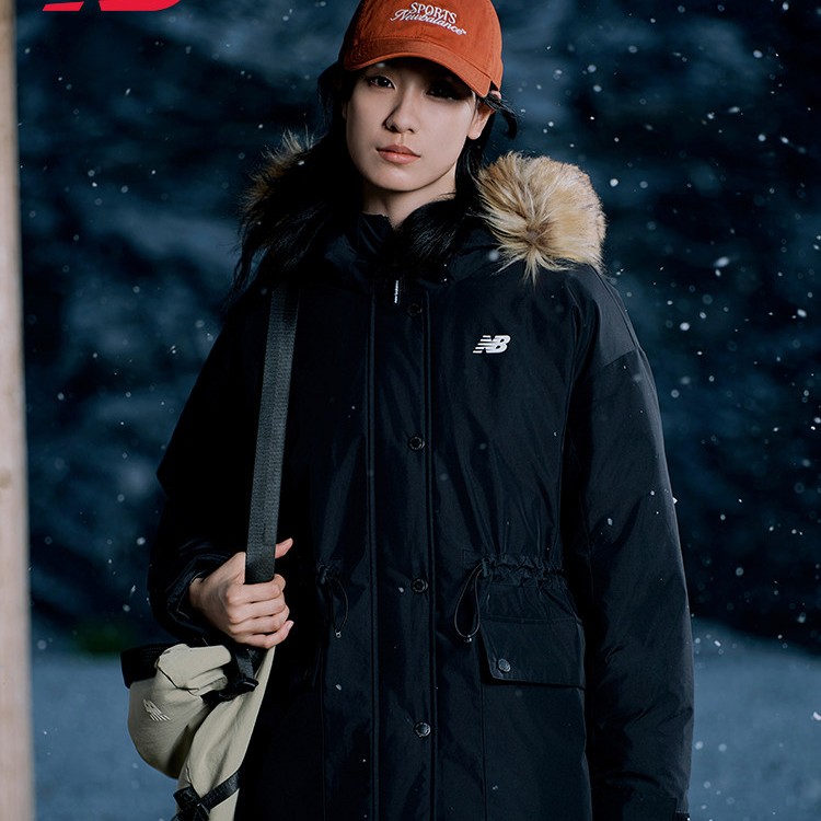 移动端：new balance NB25女款防泼水户外保暖鸭绒羽绒服AWJ53381 999元（淘金币可
