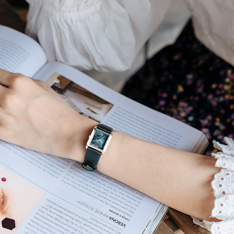 年货大集、PLUS会员：CITIZEN L系列 22毫米光动能腕表 EW5550-16N 939元（需用券）