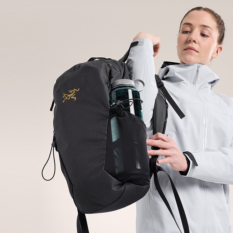 ARC'TERYX 始祖鸟 MANTIS 16 BACKPACK 轻量 男女同款 背包 1200元