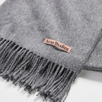 全网低价！Acne Studios Canada New 羊毛围巾 5折 $115（约823元）
