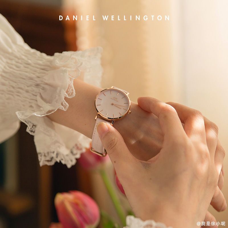 百亿补贴：Daniel Wellington 丹尼尔惠灵顿 女士腕表 32mm 贝母盘皮表带 598元