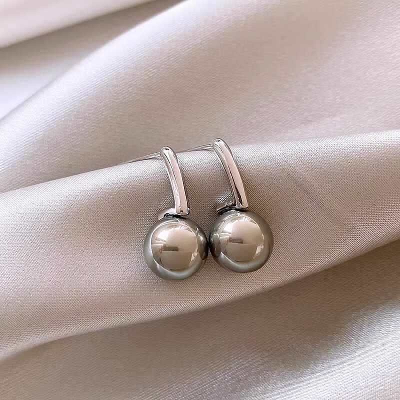 Trendolla 感灰色珍珠金属耳钉女法式复古韩国个性简约气质高亮珍珠耳环 20.9