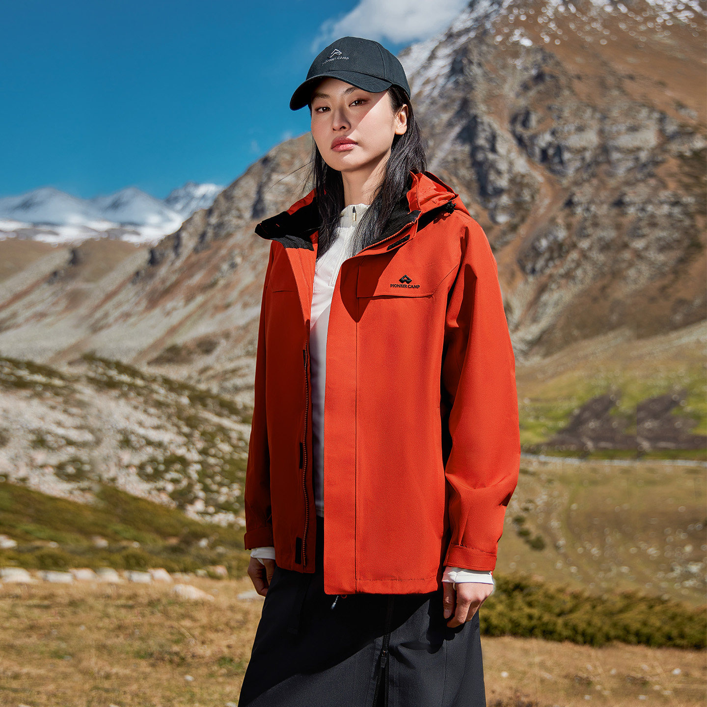 拓路者 XHW403009-LW24 女款 冲锋衣 277元
