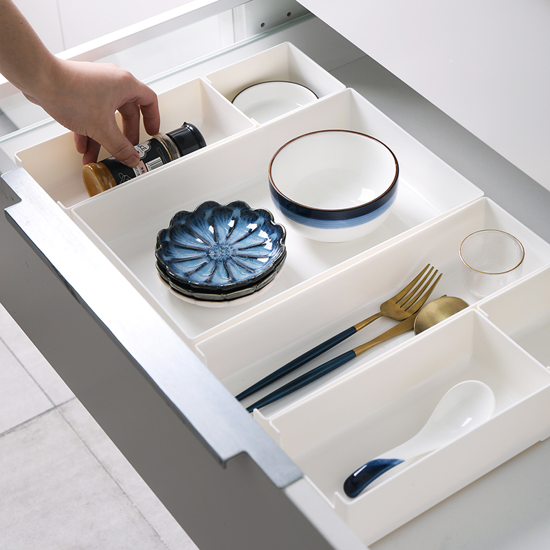 日式厨房抽屉收纳盒分隔橱柜餐具筷子内置分类自由组合整理盒分格 31元（