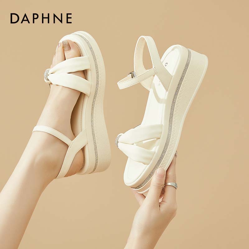 88VIP：DAPHNE 达芙妮 女士坡跟凉鞋 tmcs4623303043 189.05元