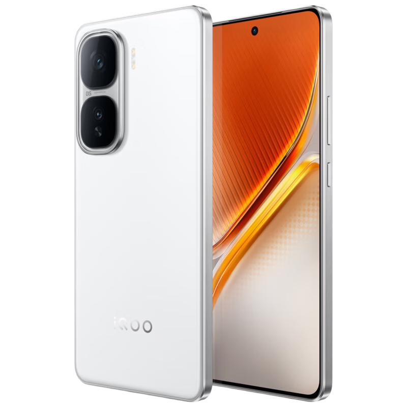 iQOO Neo10 Pro 5G手机 12GB+256GB 驰光白 2069.1元