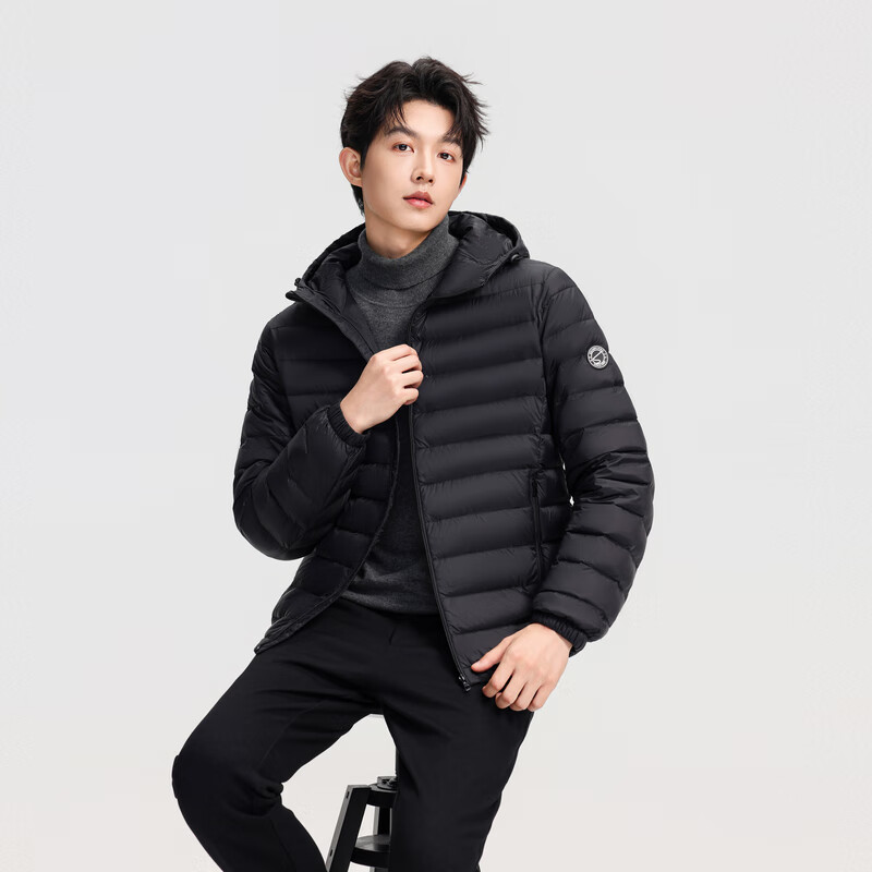 雪中飞 2025冬男士轻薄羽绒服连帽排骨轻暖时尚都市户外保暖 黑色|8056 L 175/9