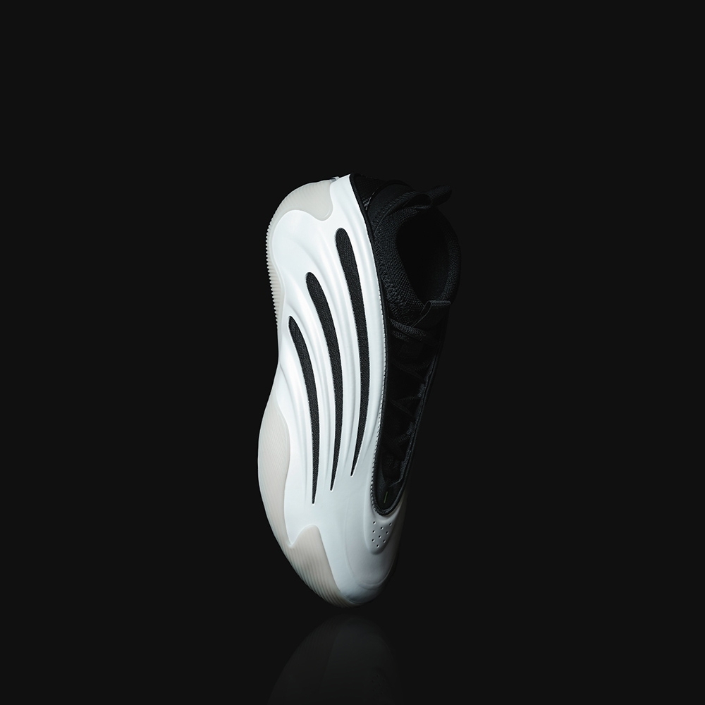 adidas 阿迪达斯 哈登9代缓震回弹防滑签名版boost篮球鞋 赛博金属 839元